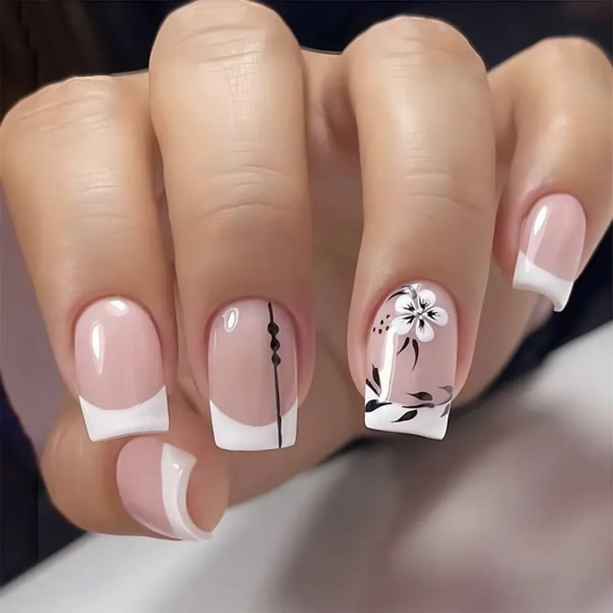 24PCS Shiny Pearl Wearable False Nails