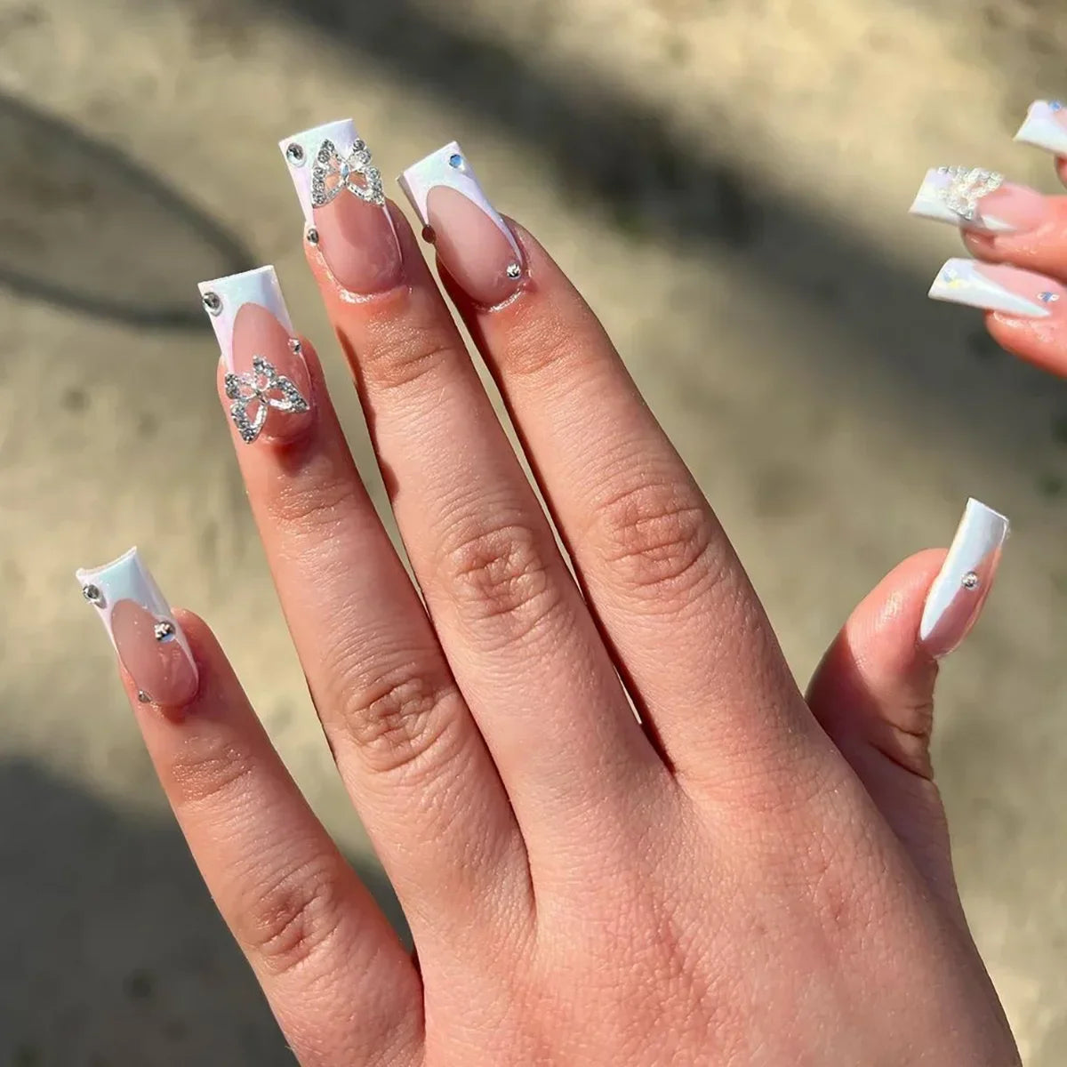 24PCS Shiny Pearl Wearable False Nails